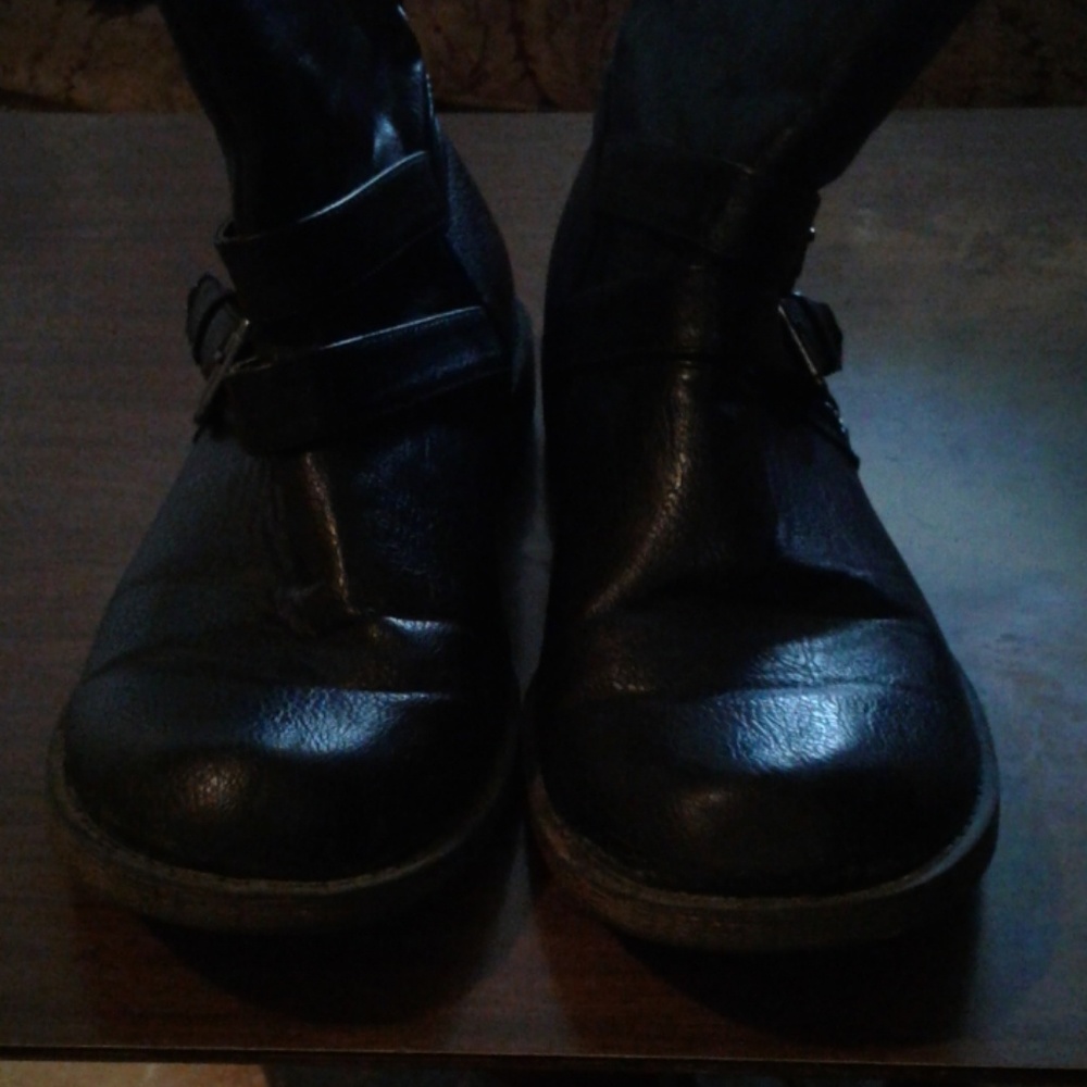 Boots - Picture 3 of 3